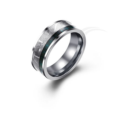 Confortable anillo de tungsteno y meteorito con caja verde de madera de madera de diseño elegante