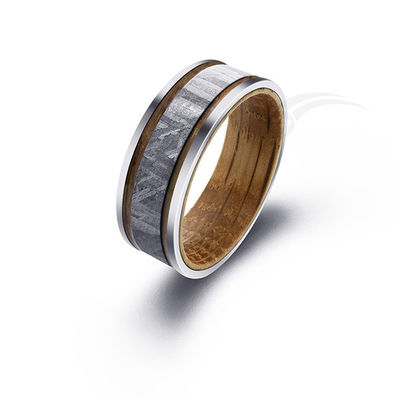 Anillo de meteorito de 4 mm de ancho y barril de whisky Anillo de meteorito con incrustación de madera